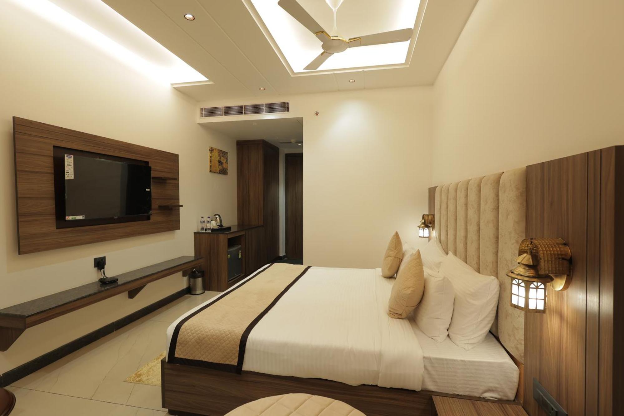 Snj Taj Grand Hotel Агра Екстериор снимка