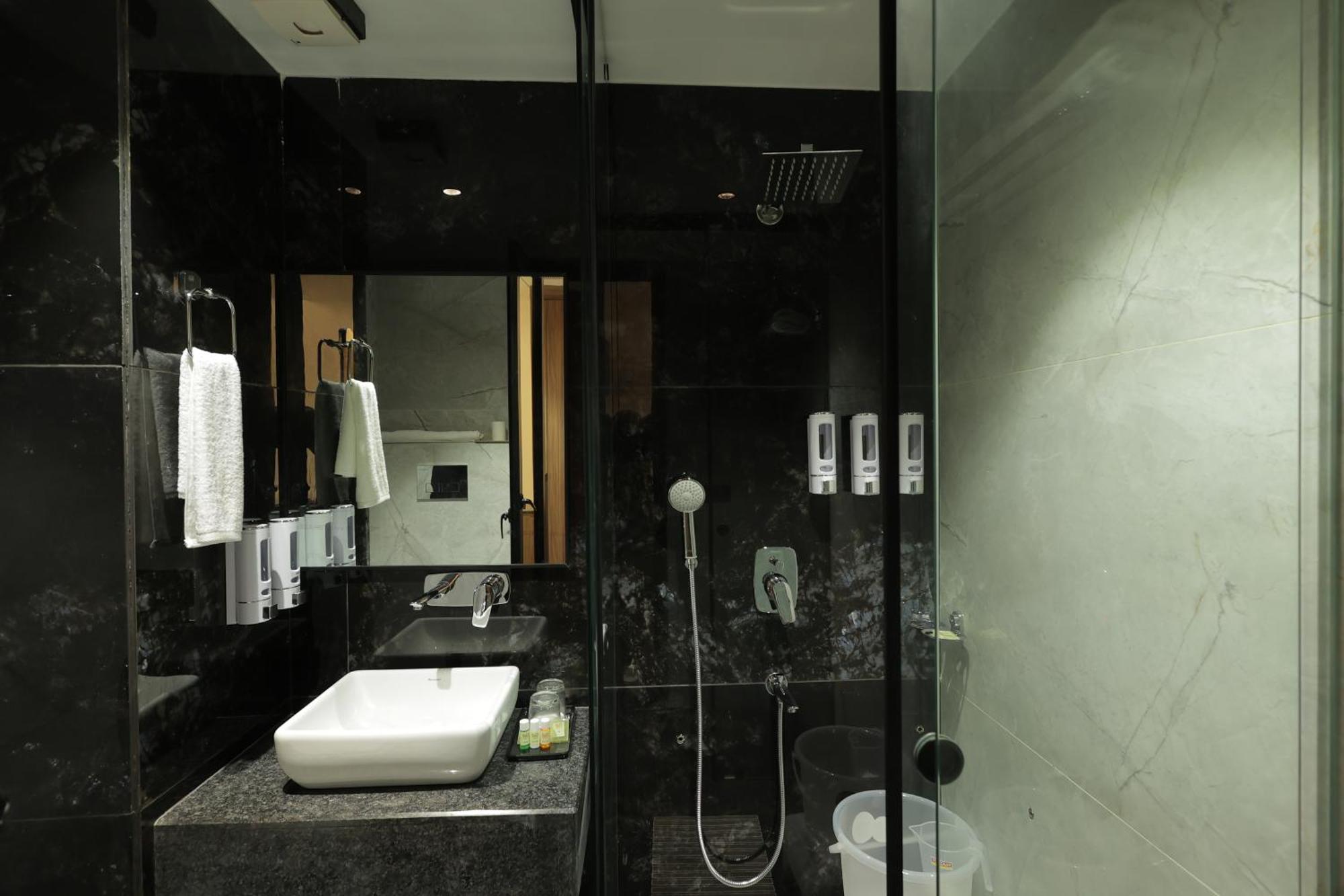 Snj Taj Grand Hotel Агра Екстериор снимка