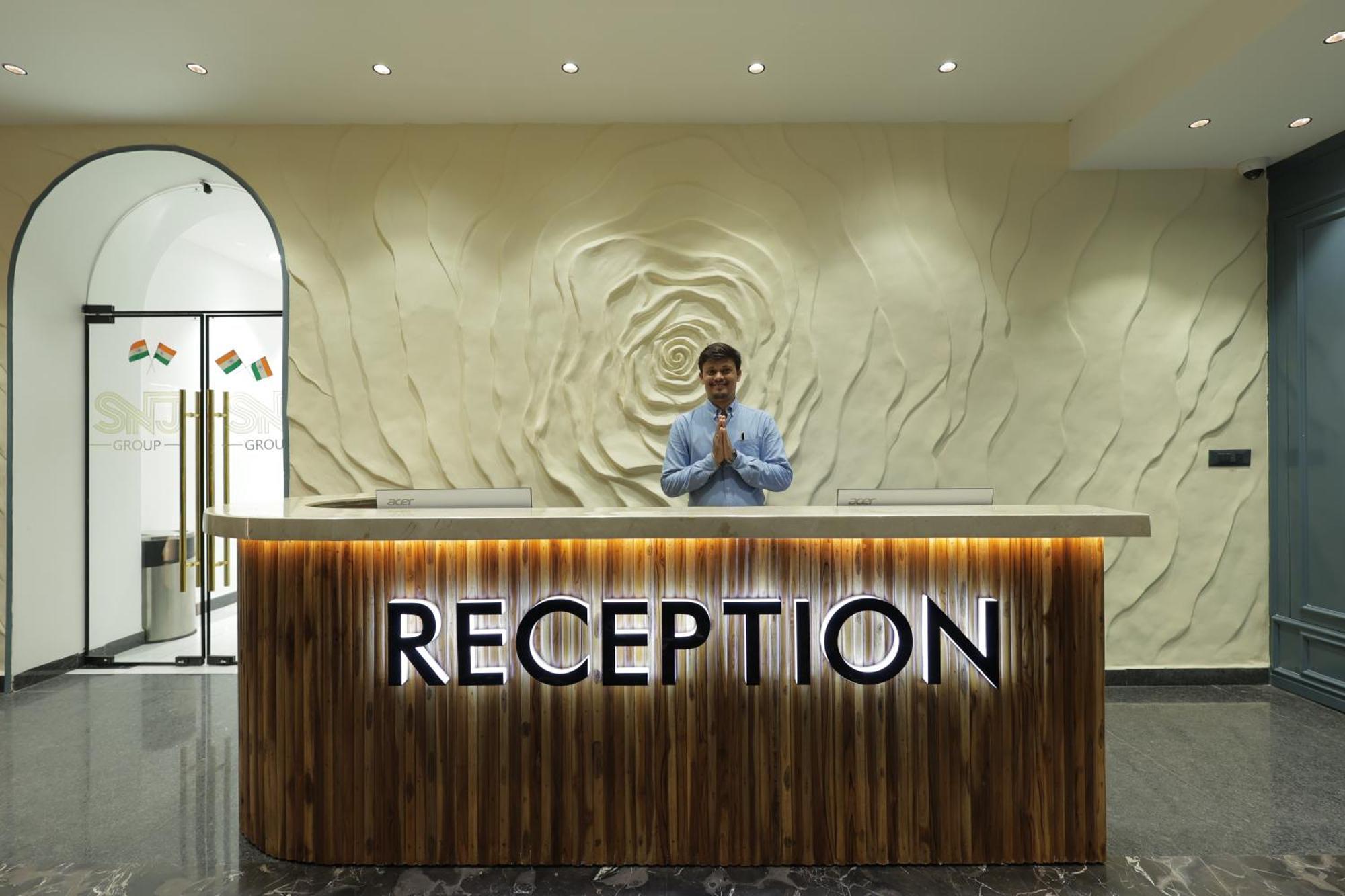 Snj Taj Grand Hotel Агра Екстериор снимка