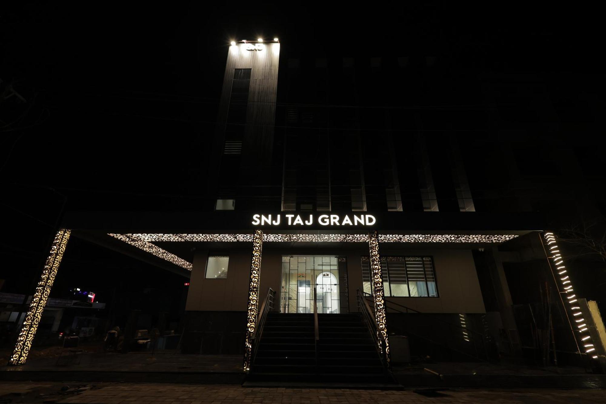Snj Taj Grand Hotel Агра Екстериор снимка
